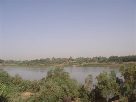 File:Nile river at NAgazou.jpg - Wikimedia Commons