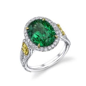 Green Diamond Ring – Luxury Jewellery