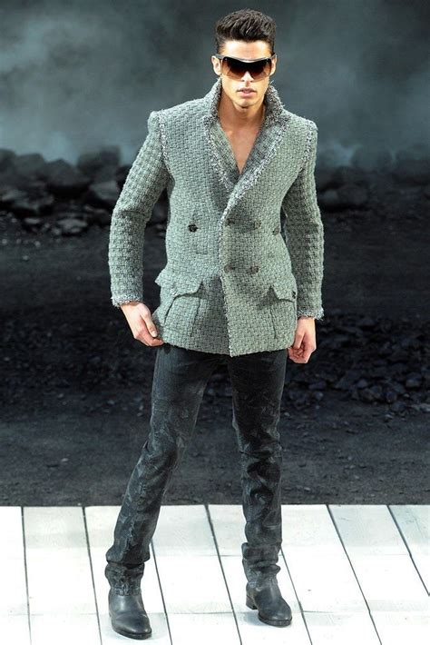 Chanel Fall 2011 Ready-to-Wear Fashion Show | Fashion, Chanel men, How ...