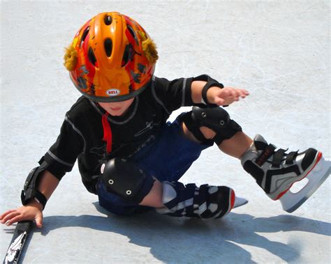 How to Ice Skate for Beginners - All Year Sports Galaxy