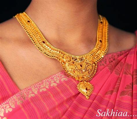 Sakhiaa....: 24 karat gold necklace sets