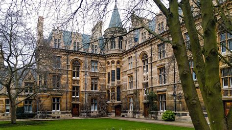 Gonville & Caius College - Cambridge Colleges