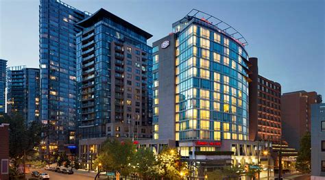 Hampton Inn & Suites by Hilton Downtown Vancouver Vancouver | BC Ferries Vacations