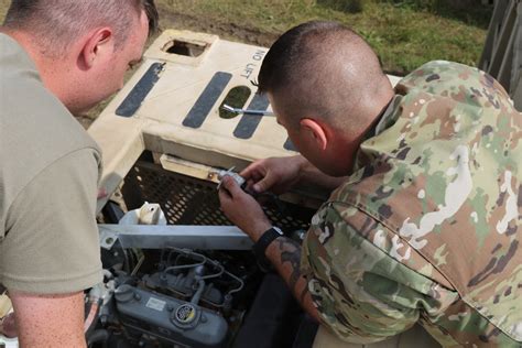 Army Reserve Mechanics Have Platinum Wrenches > U.S. Army Reserve ...