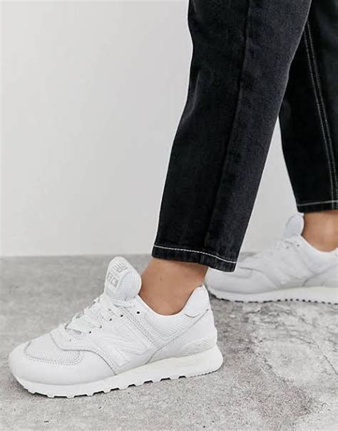 NEW BALANCE 574 white, Women's Fashion, Footwear, Sneakers on Carousell