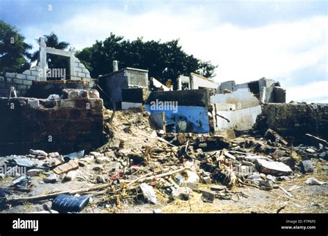 Hurricane mitch honduras damage hi-res stock photography and images - Alamy