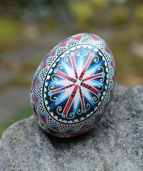 Ukrainian pysanky eggs, traditional pattern Pysanka Ukrainian Easter ...