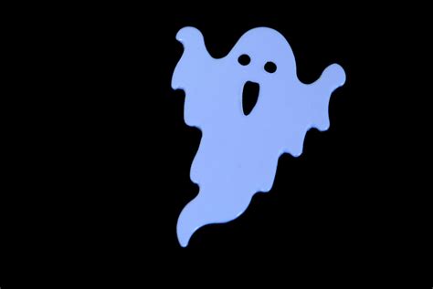 one flying ghost | halloween white ghost outline shape downl… | Flickr