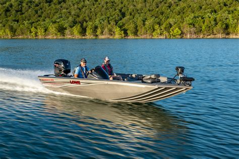 Lowe Boats reports boost in sales | Laclede County Record