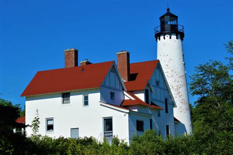 Point Iroquois Lighthouse - Lake Superior Circle Tour