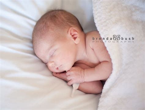 Precious first moments of life. New York newborn photographer ...