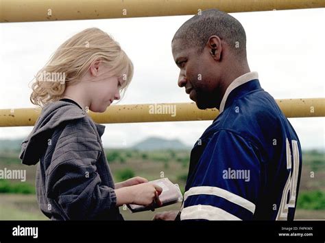 Dakota Fanning and Denzel Washington / Man on Fire / 2004 directed by ...