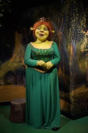 Pin by Teresa Beadle2 on Celebrities in Green | Madame tussauds ...