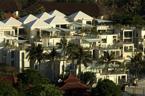 FuramaXclusive Ocean Beach, Seminyak Bali Accommodation