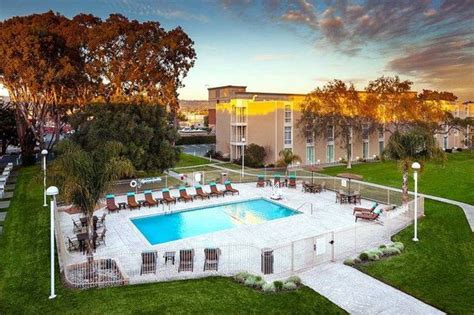 Hilton Oakland Airport (CA) - Hotel Reviews - TripAdvisor