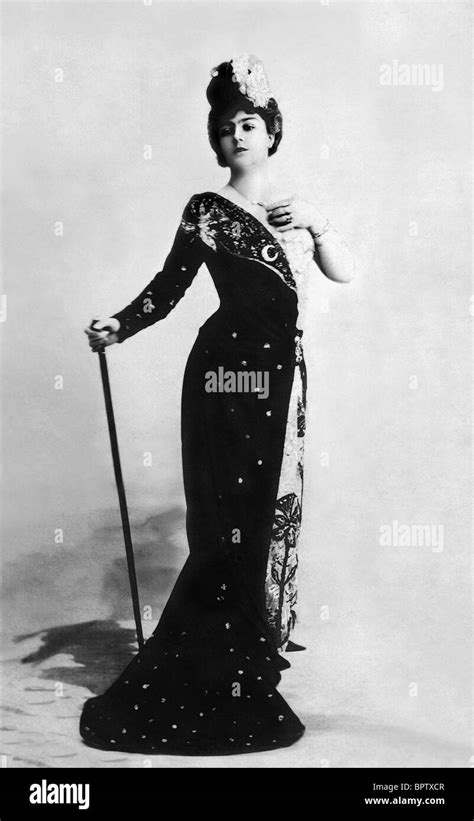 SARAH BERNHARDT ACTRESS (1900 Stock Photo: 31280391 - Alamy