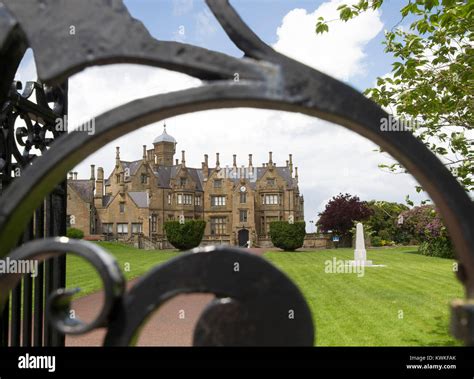 Castle in lurgan hi-res stock photography and images - Alamy