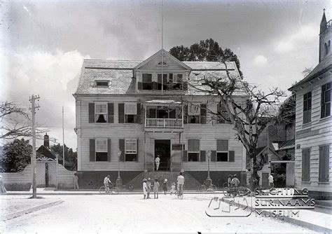 De Surinaamsche Bank | Old pictures, Historic buildings, South america