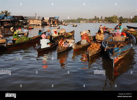 Floating market near Banjarmasin, South-Kalimantan, Borneo, Indonesia Stock Photo - Alamy