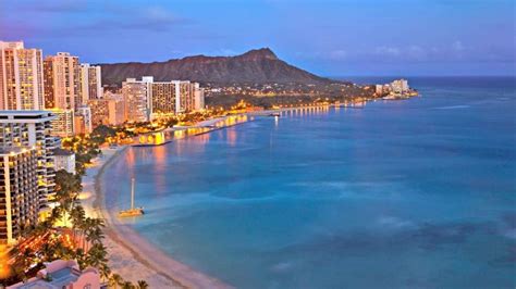 Waikiki Beach - Night