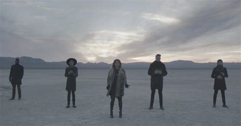 Pentatonix - Hallelujah (Video ufficiale e testo) | AllSongs