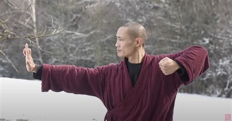 Ba Duan Jin (8 Brokate Qi Gong) - Demonstration - Achtsamkeit - mit Ausgeglichenheit im Alltag ...