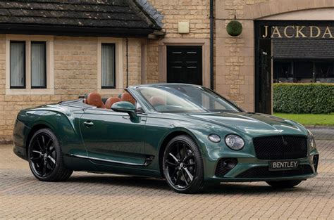 Mulliner expansion continues with horse-themed Bentley Continental GT ...