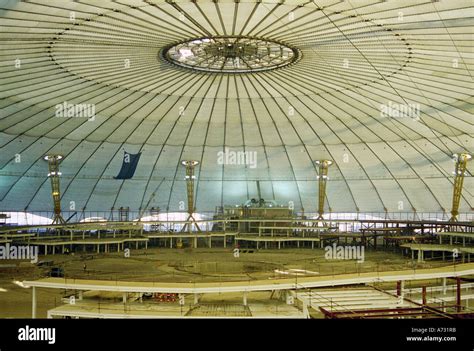 Inside the Millennium dome during construction January 1999 North ...