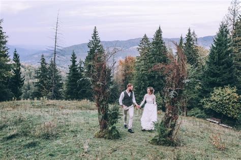 Premium Photo | Wedding on mountains