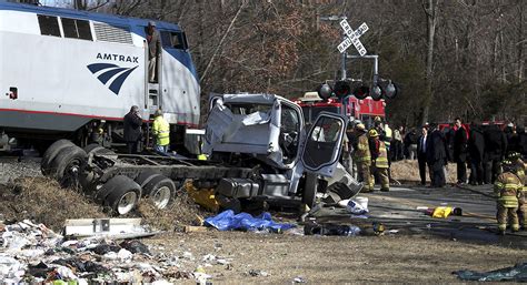 4 patients discharged after Amtrak crash, one still 'critical' - POLITICO