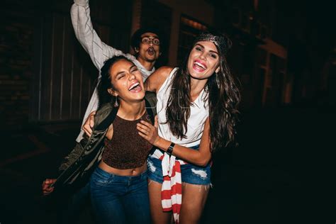 Best friends hanging out at night – Jacob Lund Photography Store ...