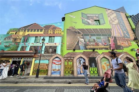 Mural artist gives Kampong Glam a glam up | The Straits Times