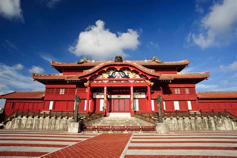 20 Famous Castles Everyone Should Visit at Least Once | Famous castles, Japanese palace, Castle