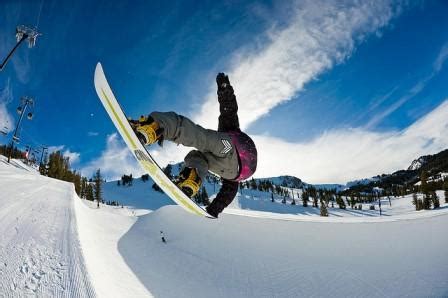 The Key Specs for Choosing the Best Freestyle Snowboard for you | Snowboarding Profiles