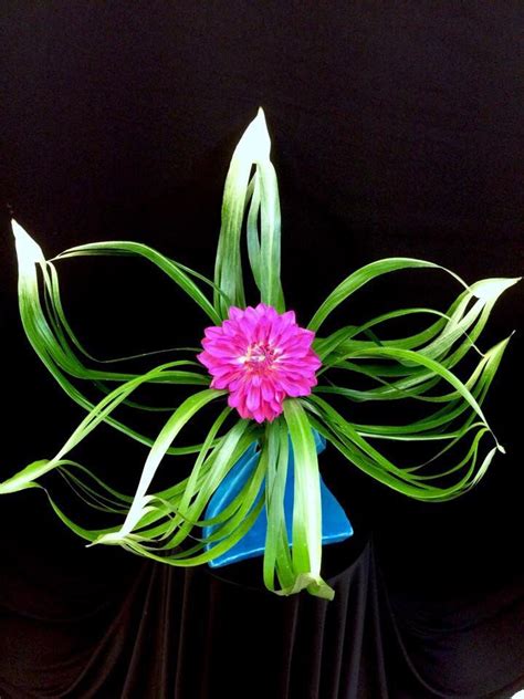 Katuhiro Kimura | Flower arrangements, Ikebana, Japanese flowers