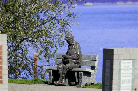 waterfront walkway statue saanich Peninsula Sidney BC | Sidney BC