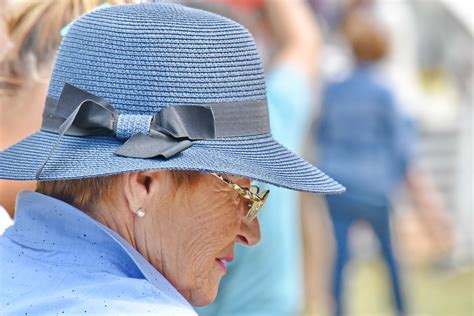 Image libre: personnes âgées, lunettes de vue, à la main, chapeau, mode de vie, pensionné, femme ...