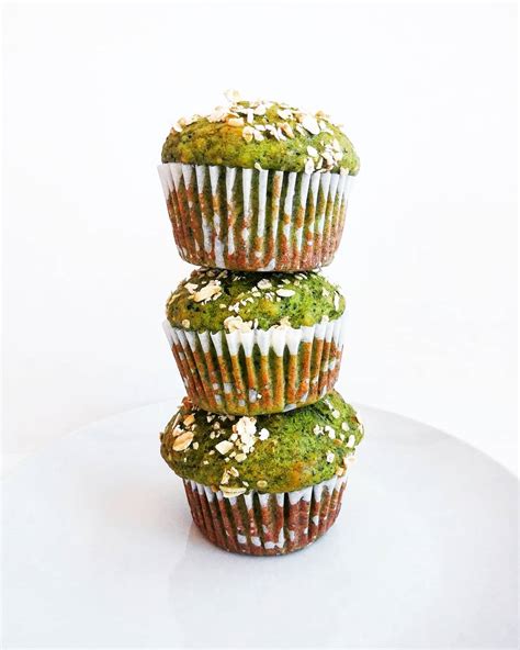 [homemade] spinach muffins topped with rolled oats : r/food