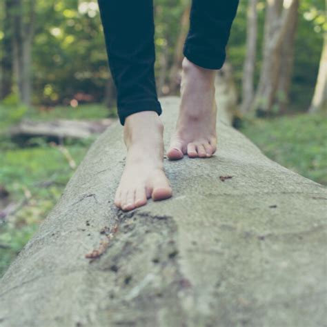 Feel the earth beneath your feet – the benefits of Barefoot Walking ...