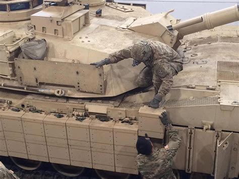 Army Unit Adds Reactive Armor to M1A2 Abrams | Defense Media Network