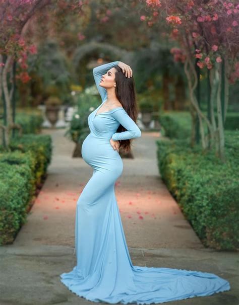 35 Simple Maternity Photoshoot Ideas | Maternity dresses for photoshoot, Maternity photography ...