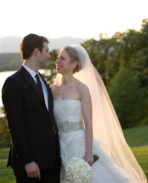 'The Office' Star Angela Kinsey is Married — See Her Gorgeous Wedding ...