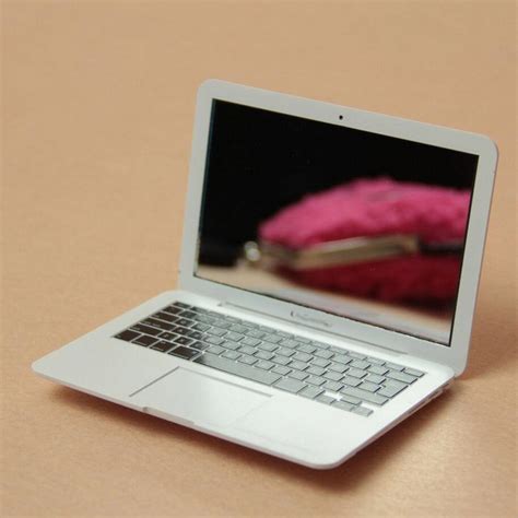 Mini Macbook Air Portable Mirror » Gadget Flow