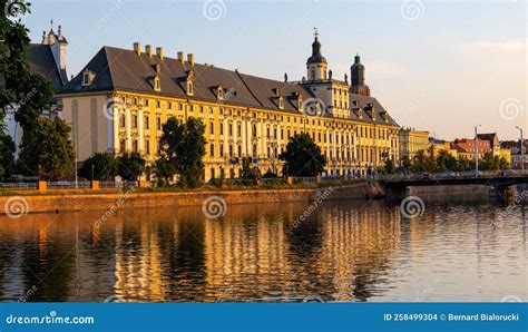 Historic Old Town Quarter with Wroclaw University and Grodzka Street ...