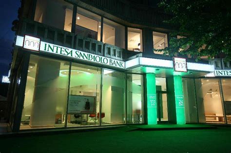 Intesa Sanpaolo completes takeover of Veneto Banca in Romania | Romania ...