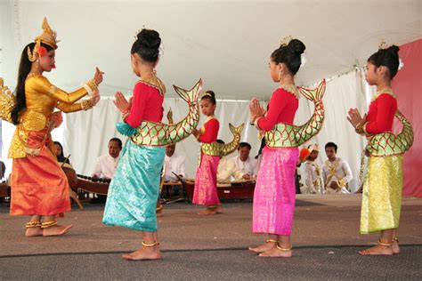 Smithsonian Folklife Festival Celebrates Asian Pacific American Culture | Smithsonian Institution