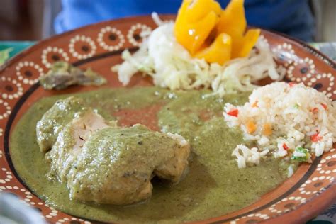 Pollo en Mole Verde