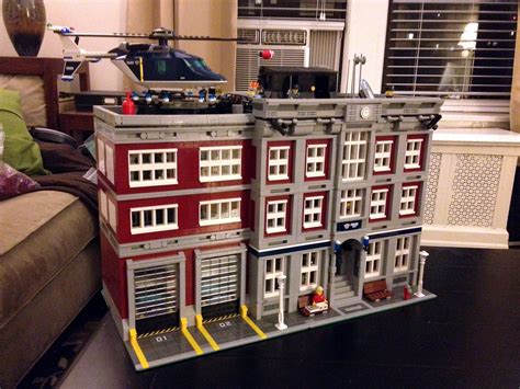 Modular LEGO Police Station - All About The Bricks