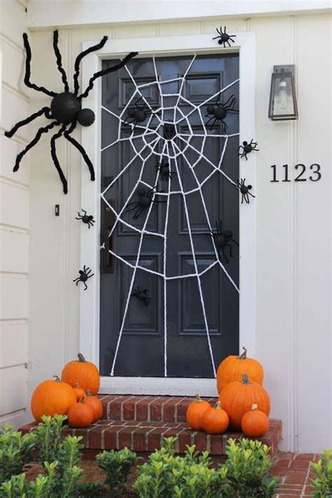 20 Last Minutes Easy DIY Halloween Front Doors You Must See | HomeMydesign