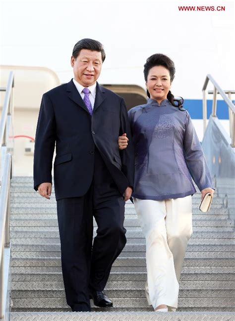 Chinese President Xi Jinping, wife arrive in California (2) - People's Daily Online